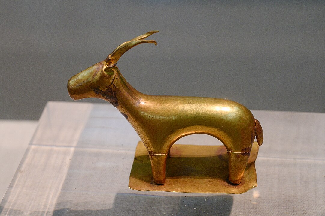 Golden ibex, found in Akrotiri in 1999. 