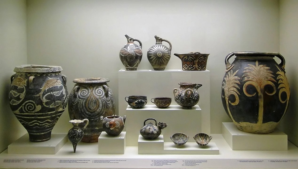 Examples of Kamares Ware